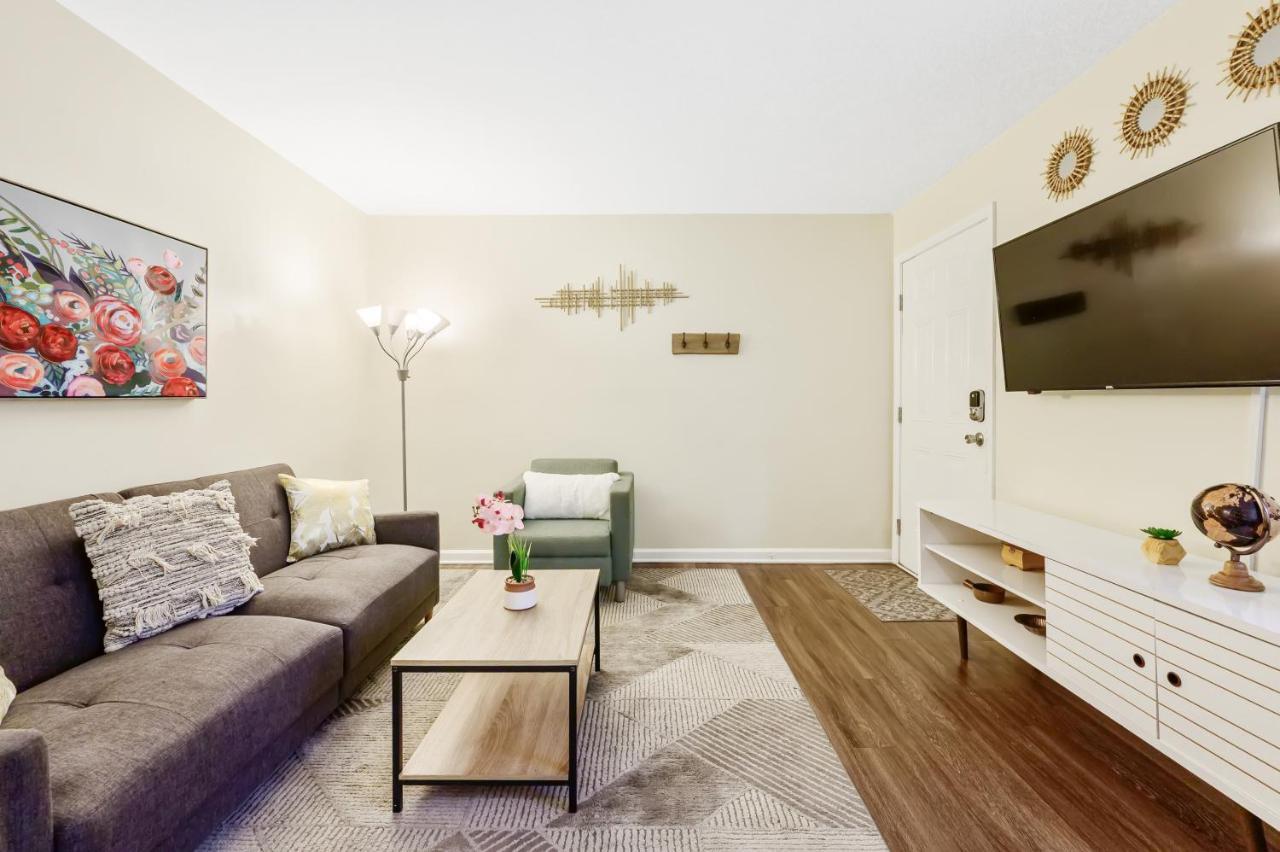 Dapper Digs - King Bed - Long Term Stays - Duke Durham Eksteriør bilde