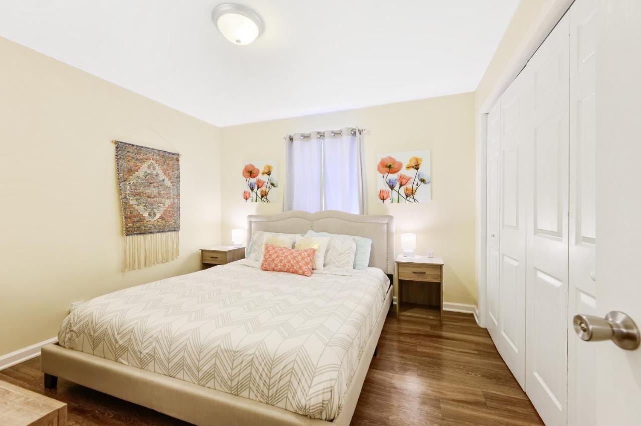 Dapper Digs - King Bed - Long Term Stays - Duke Durham Eksteriør bilde