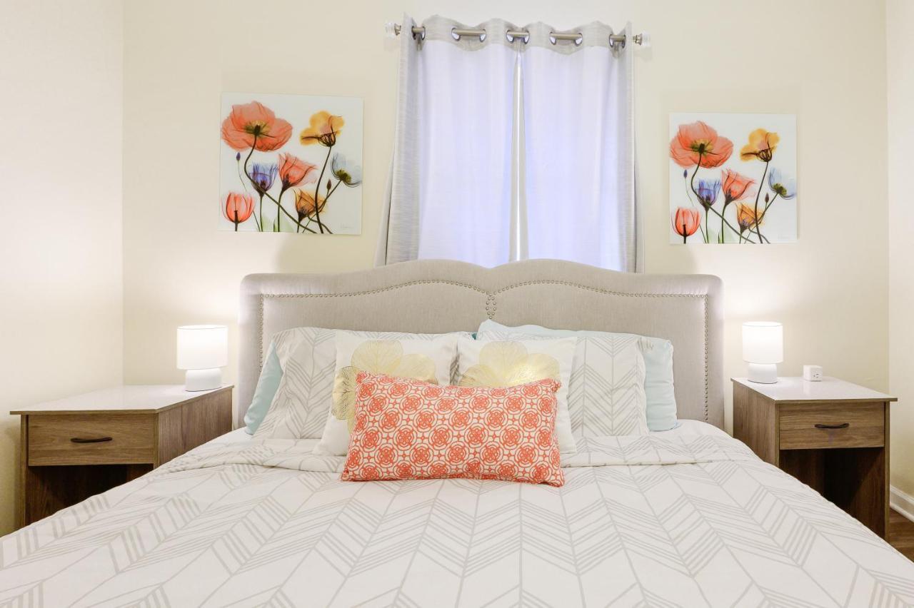 Dapper Digs - King Bed - Long Term Stays - Duke Durham Eksteriør bilde