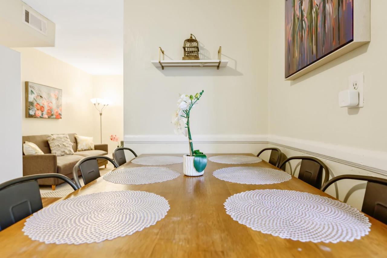 Dapper Digs - King Bed - Long Term Stays - Duke Durham Eksteriør bilde