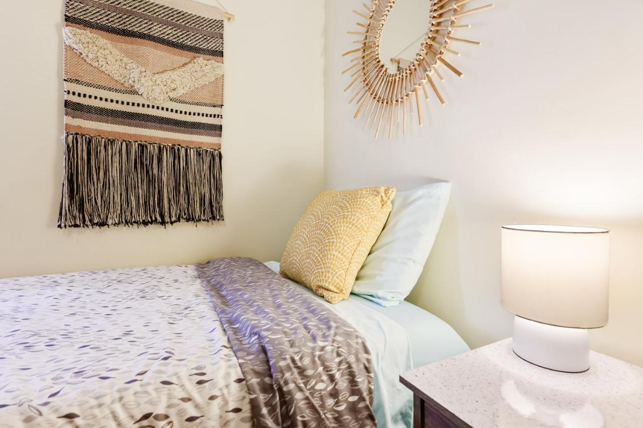 Dapper Digs - King Bed - Long Term Stays - Duke Durham Eksteriør bilde