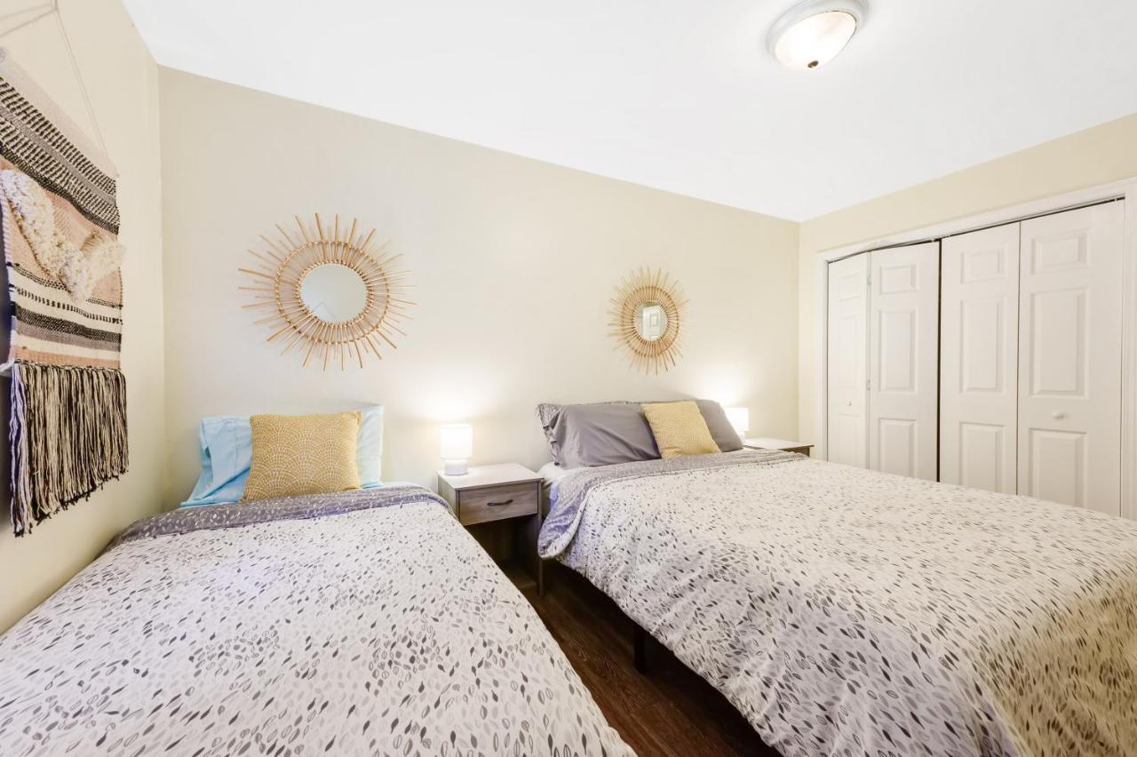 Dapper Digs - King Bed - Long Term Stays - Duke Durham Eksteriør bilde