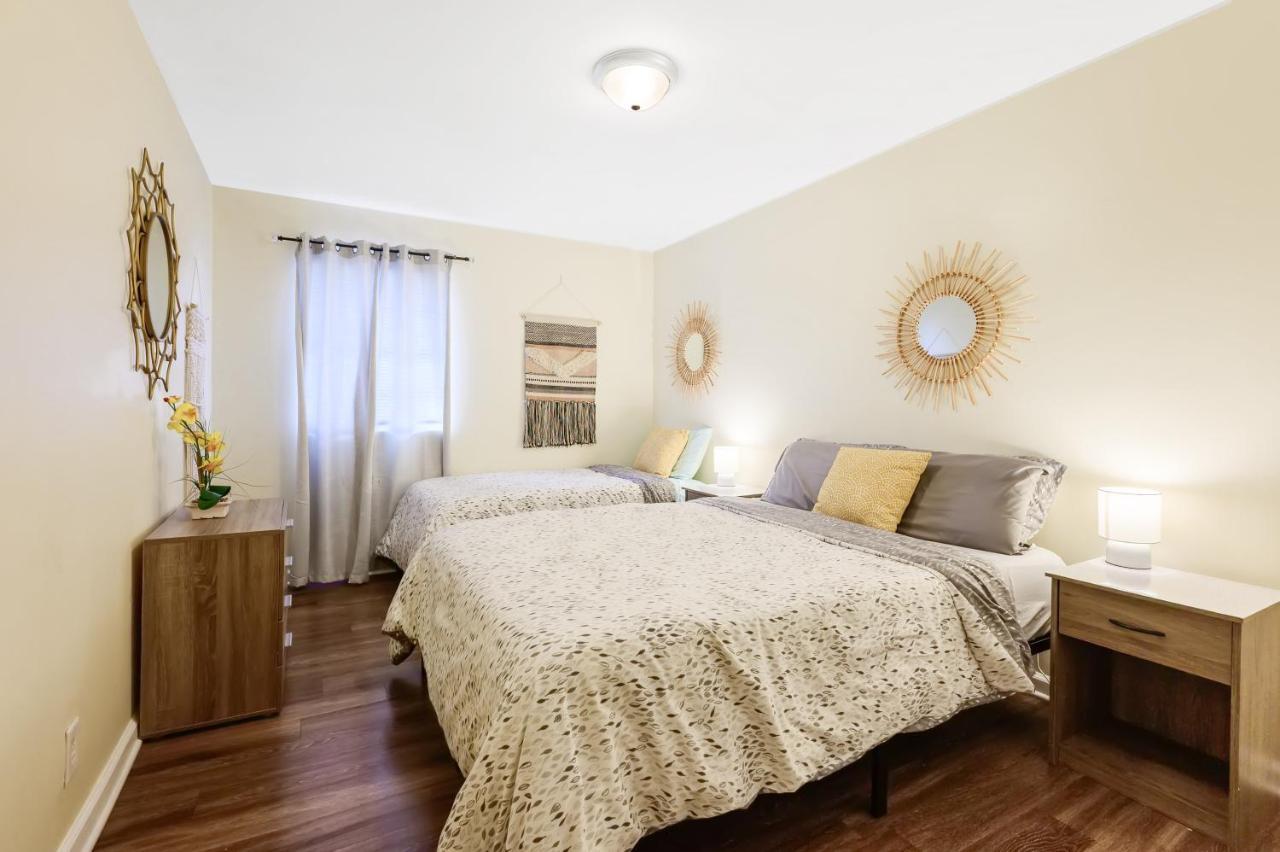 Dapper Digs - King Bed - Long Term Stays - Duke Durham Eksteriør bilde